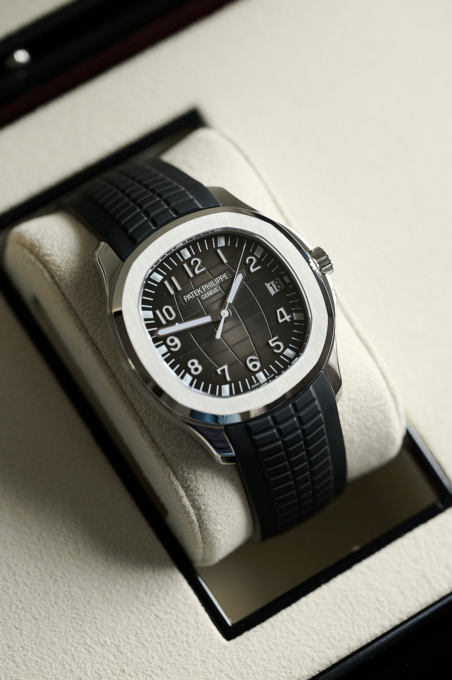 2018 Patek Philippe Aquanaut 40mm Jumbo 5167/1A-001