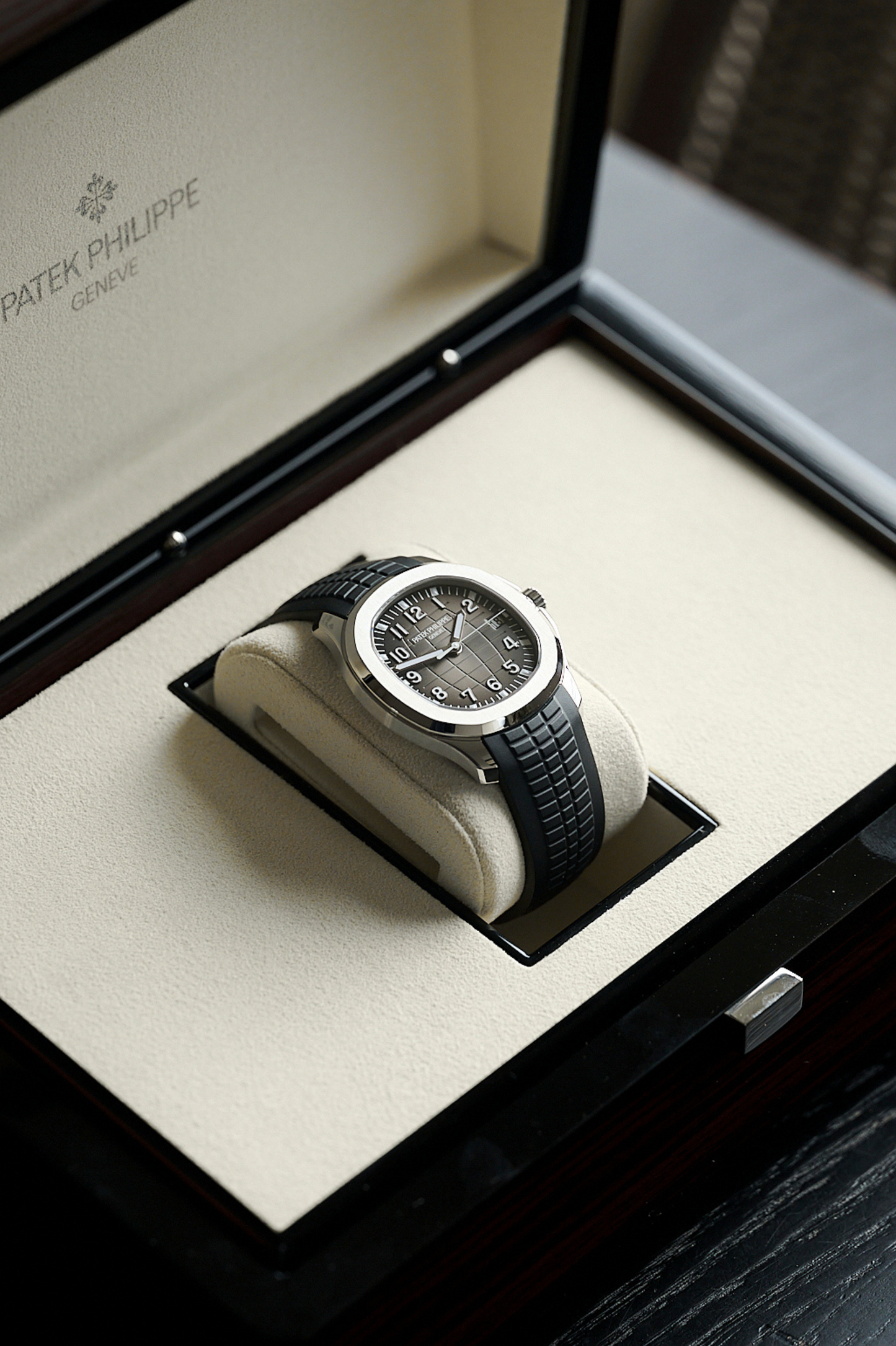 2018 Patek Philippe Aquanaut 40mm Jumbo 5167/1A-001